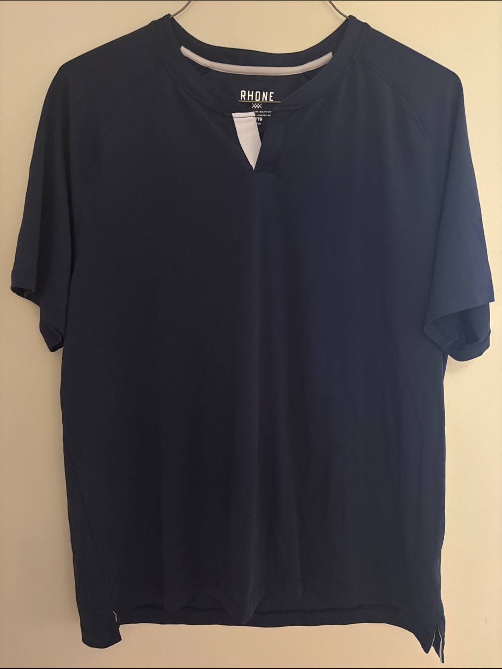RHONE Delta Pique Notch Neck Short Sleeve Tee in Navy with White Trim XL